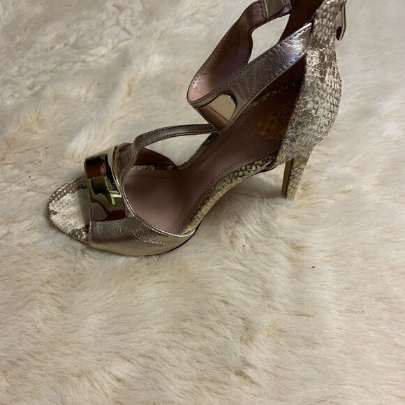 Vince Camuto Kipton Gold Snake Skin Heels size 8.5 - Picture 6 of 10